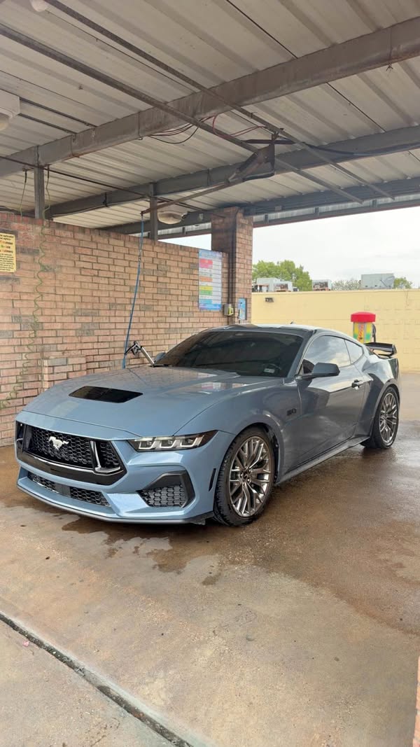 2024 Ford Mustang - Gt premium