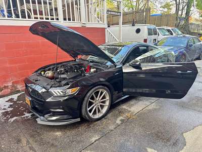 2016 Ford Mustang - V6