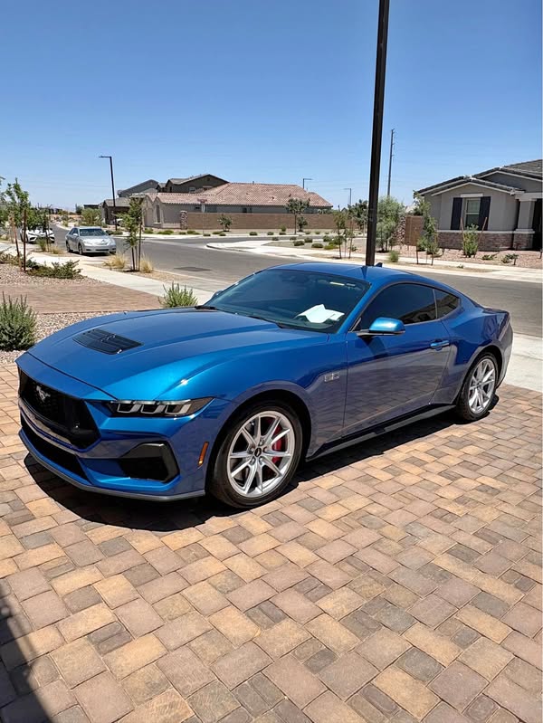 2024 Ford Mustang - Gt premium coupe