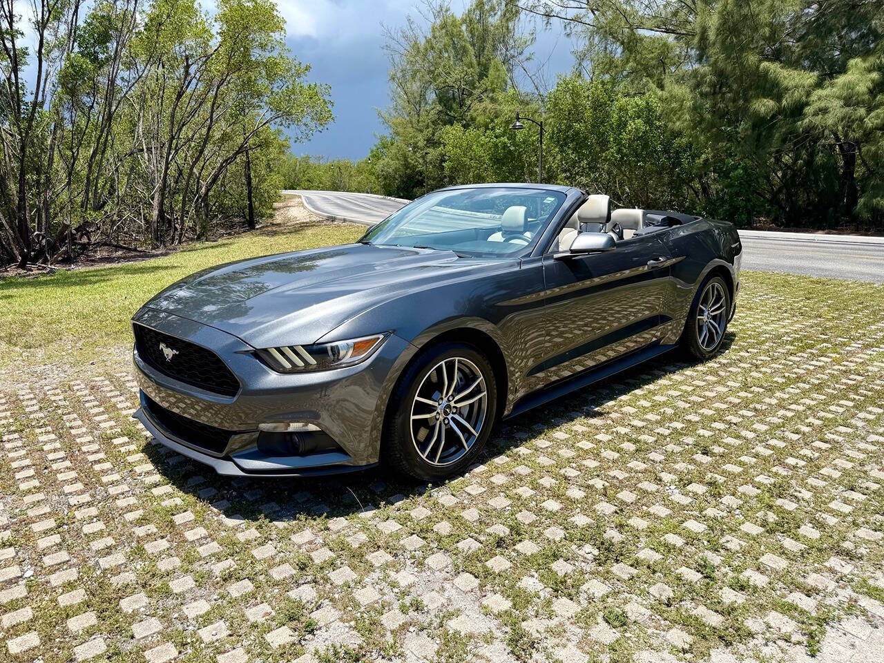 2017 Ford Mustang EcoBoost Premium 2dr Convertible