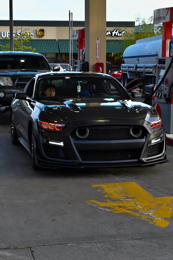 2017 Ford Mustang - GT Coupe 2D