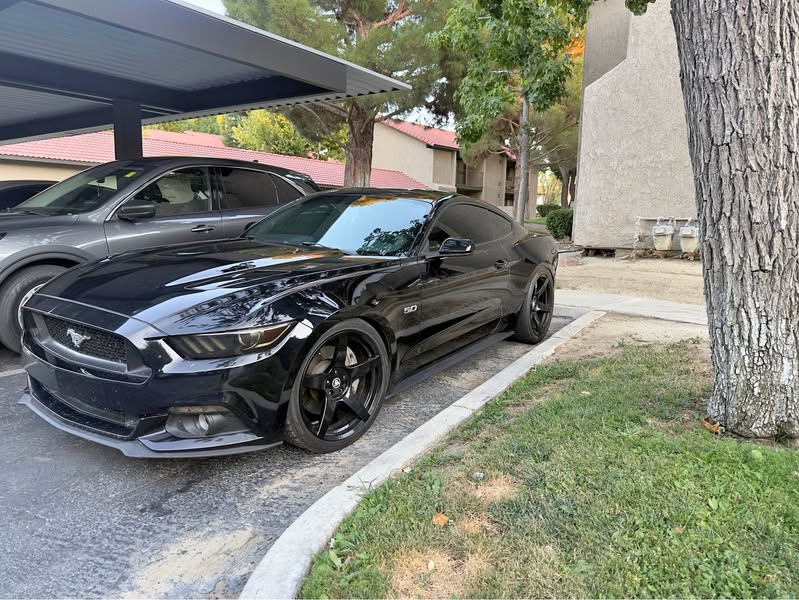 2017 Ford Mustang - GT