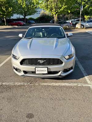 2017 Ford Mustang - Premium