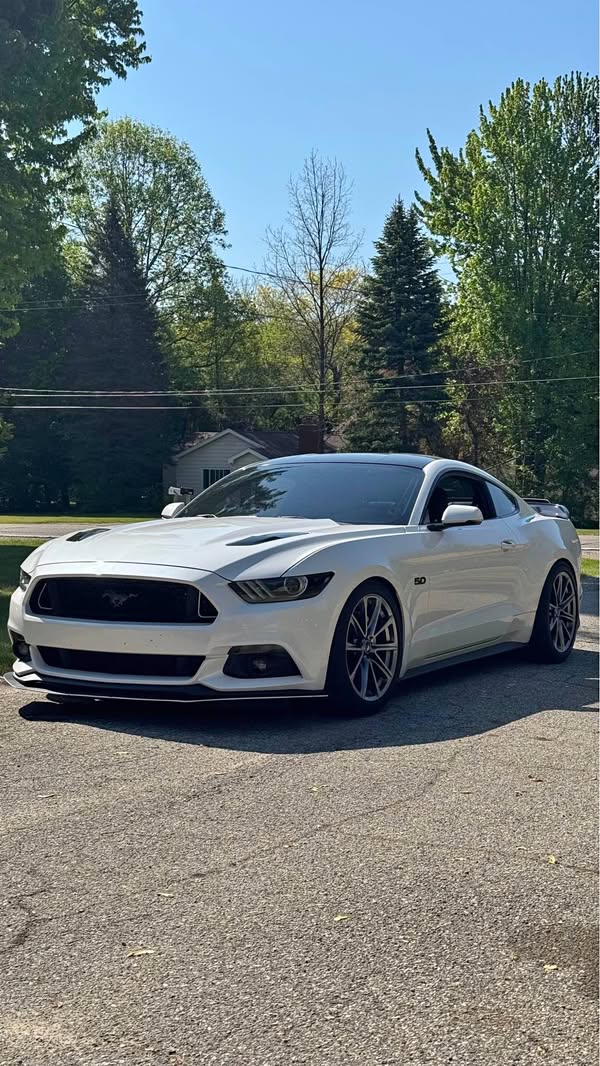 2017 Ford Mustang - Gt premium