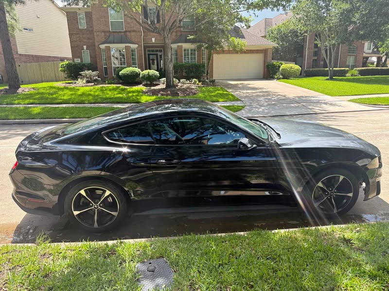 2018 Ford Mustang - Eco Boost Fastback