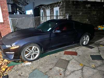 2021 Ford Mustang - Eco boost