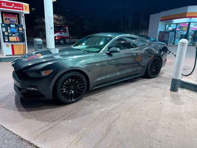 2016 Ford Mustang - V6