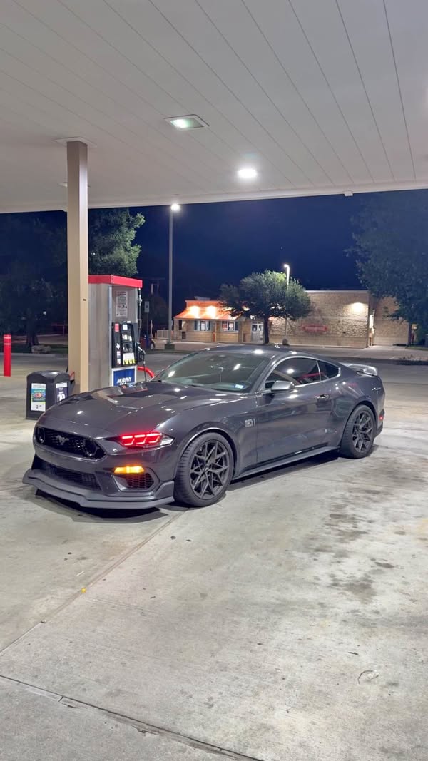 2022 Ford Mustang - Mach 1