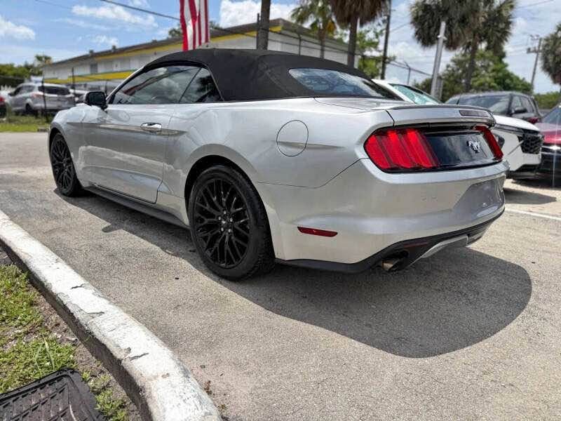 2017 Ford Mustang - Eco-boost premium