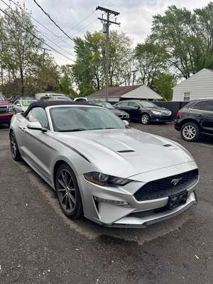 2016 Ford Mustang - V6