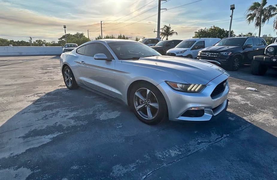 2016 Ford Mustang - V6 RWD 2D Coupe