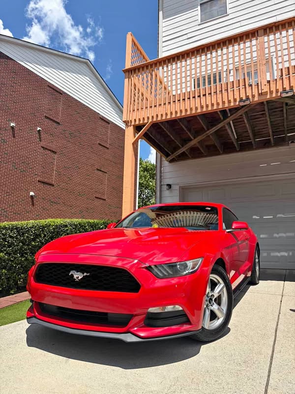 2015 Ford Mustang - V6