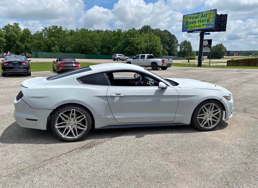 2019 Ford Mustang - Base