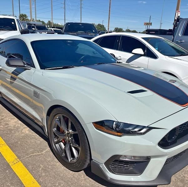 2022 Ford mustang mach 1
