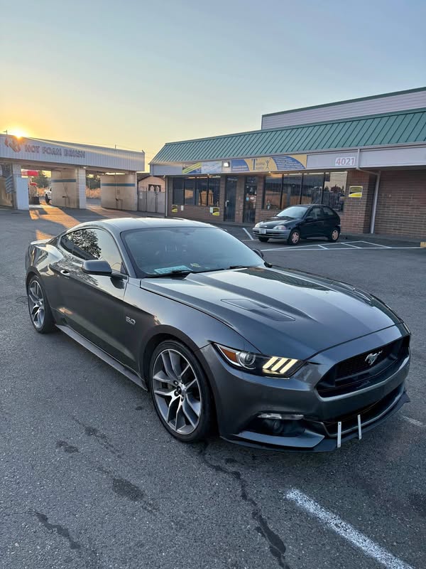 2017 Ford Mustang - GT