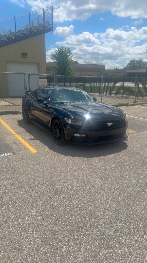 2017 Ford Mustang - V6