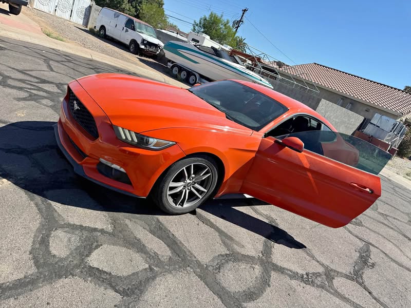 2016 Ford Mustang - Premium