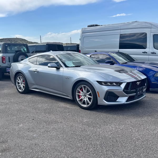 2024 Ford Mustang - GT PREMIUM