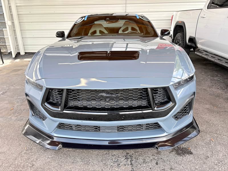 2024 Ford Mustang - 5.0 v8