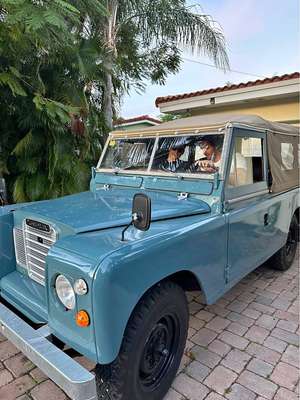 1979 Land Rover 109 series 3 defender santana