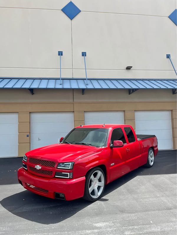 2004 Chevrolet Silverado (Classic) 1500 Extended Cab - SS Pickup 4D 6 1\/2 ft