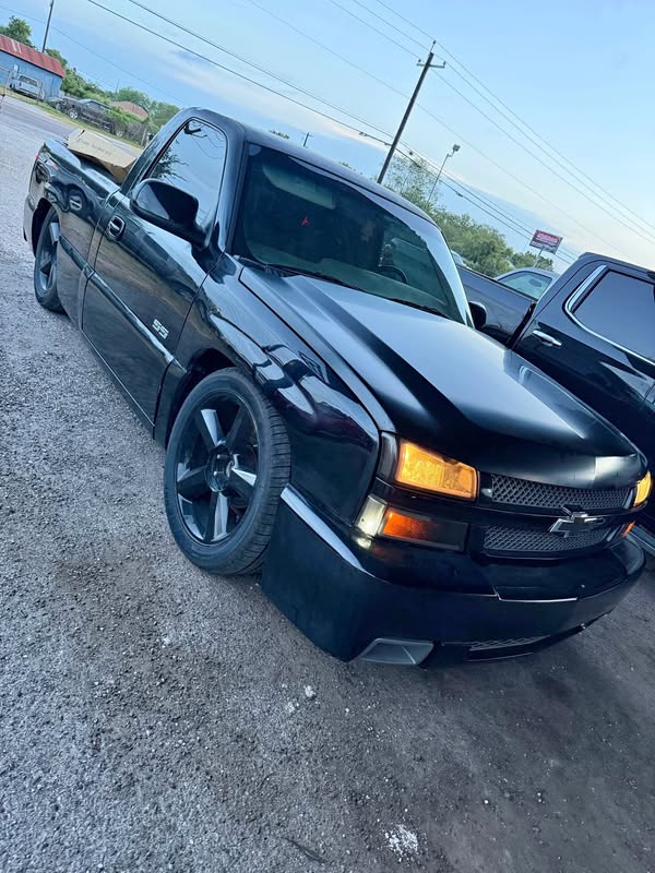 2006 Chevrolet Silverado SS clone