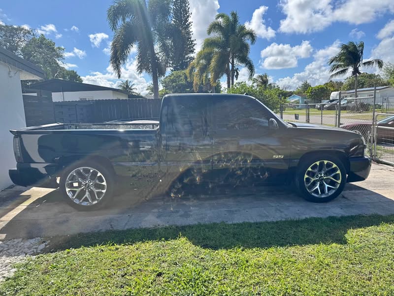 2005 Chevrolet silverado ss