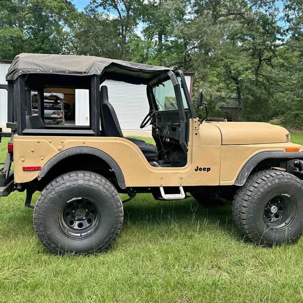 1975 Jeep Cherokee - Sport 4D