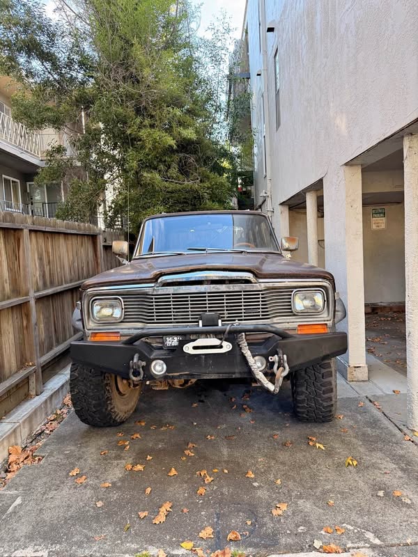 1979 Jeep Wagoneer - Tan