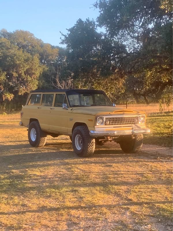 1974 Jeep Wagoneer - Sport Utility 4D
