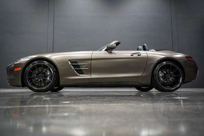 2012 Mercedes-Benz SLS AMG CONVERTIBLE FREE NATIONWIDE...