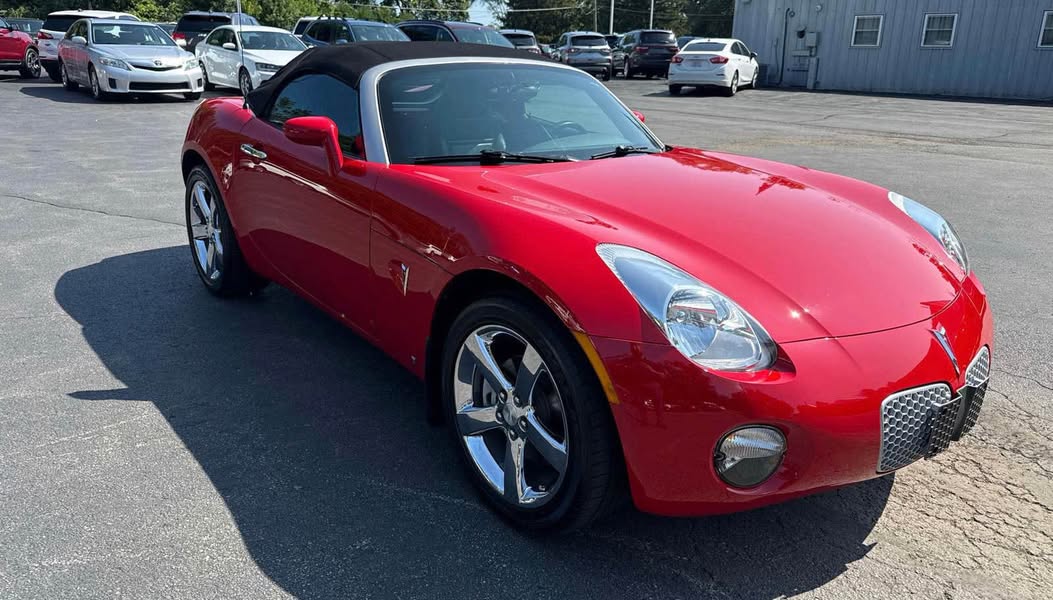 2007 Pontiac Solstice - Convertible Only 23k miles