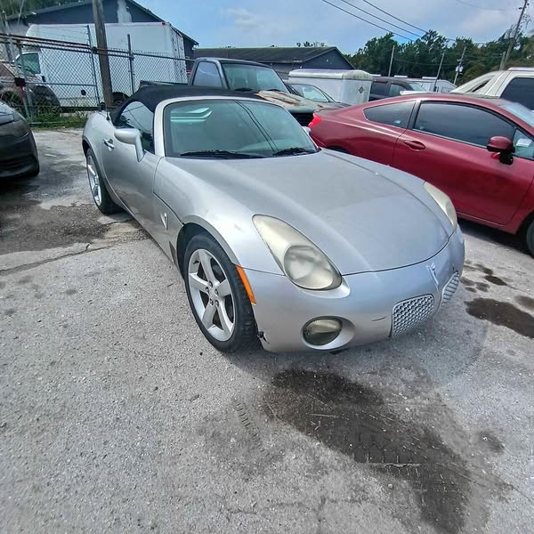 2006 Pontiac Solstice - Convertible 2D