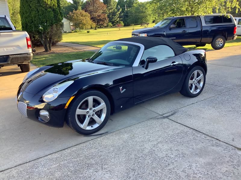 2006 Pontiac Solstice - Convertible 2D