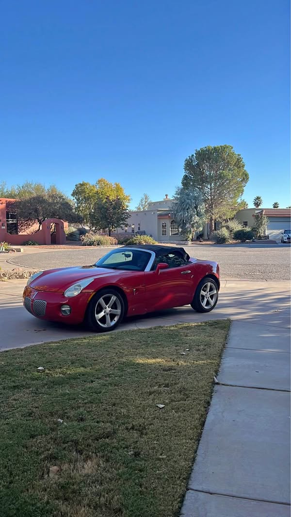 2007 Pontiac Solstice - Convertible 2D