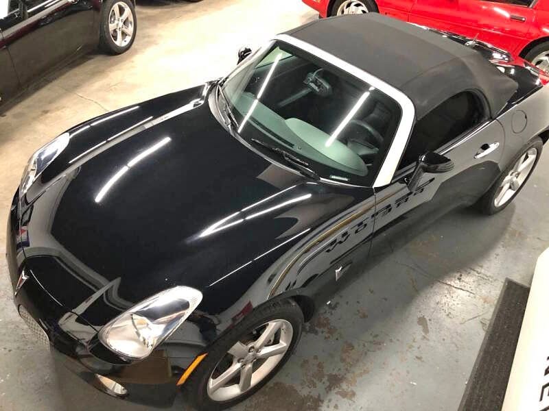 2009 Pontiac Solstice - Convertible 2D