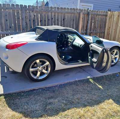 2006 Pontiac Solstice - Convertible 2D