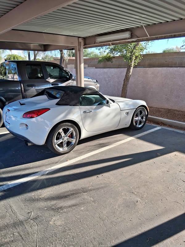 2008 Pontiac Solstice - Convertible 2D