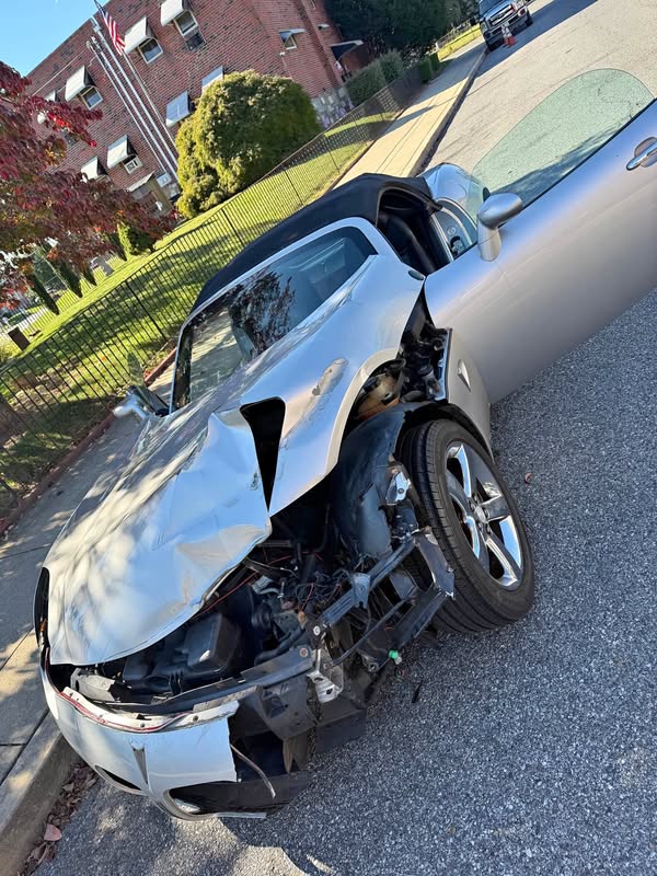 2006 Pontiac Solstice - Coupe 2D