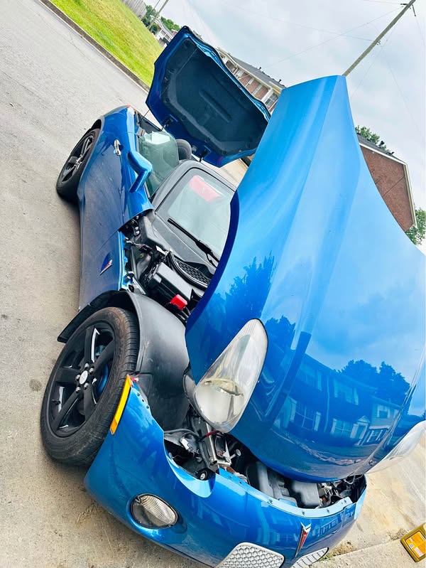 2007 Pontiac Solstice - Convertible 2D