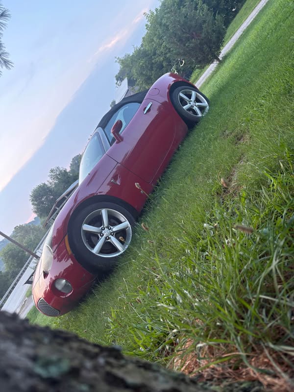 2009 Pontiac Solstice - Convertible 2D
