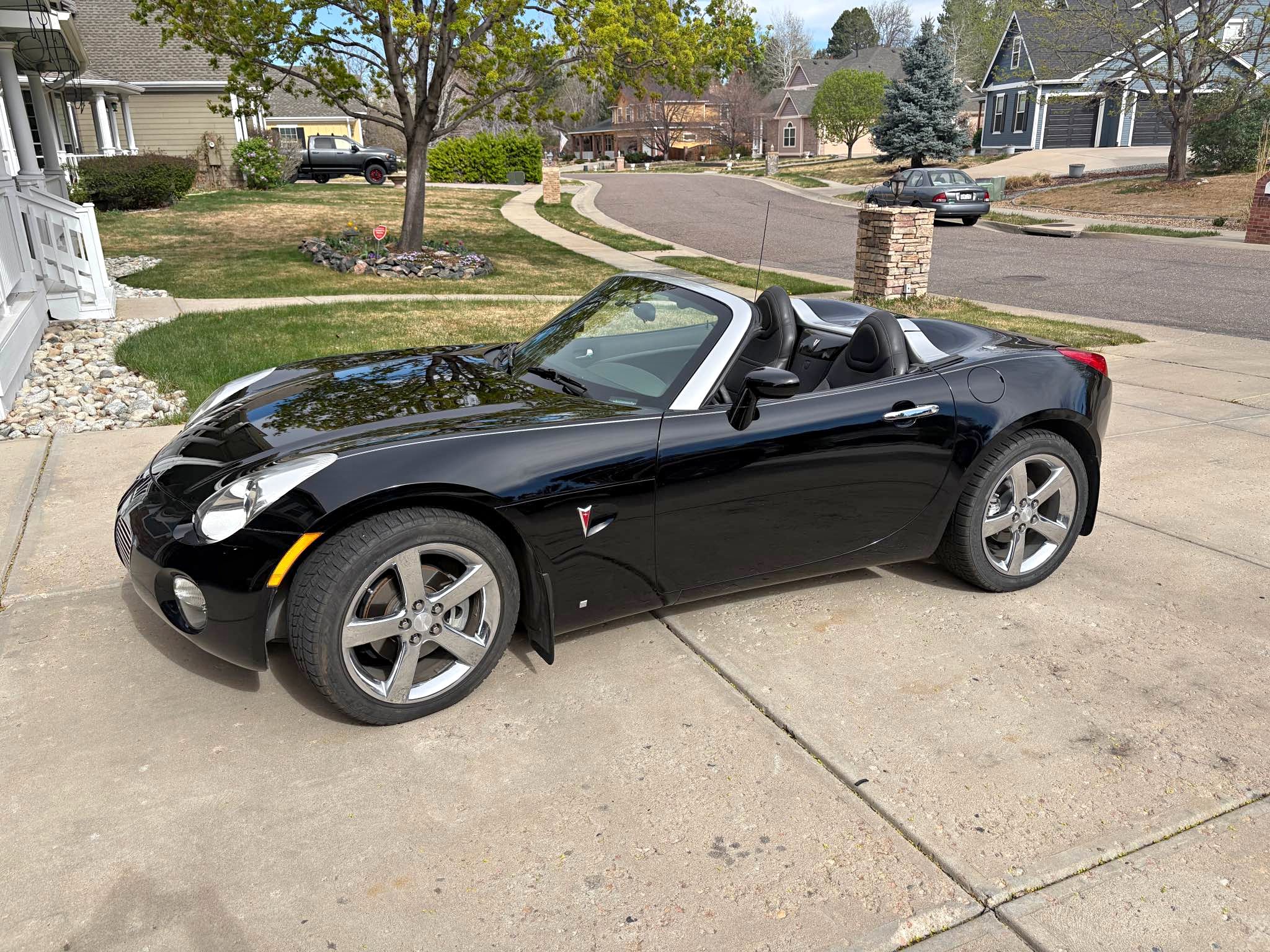 2006 Pontiac Solstice - Convertible 2D