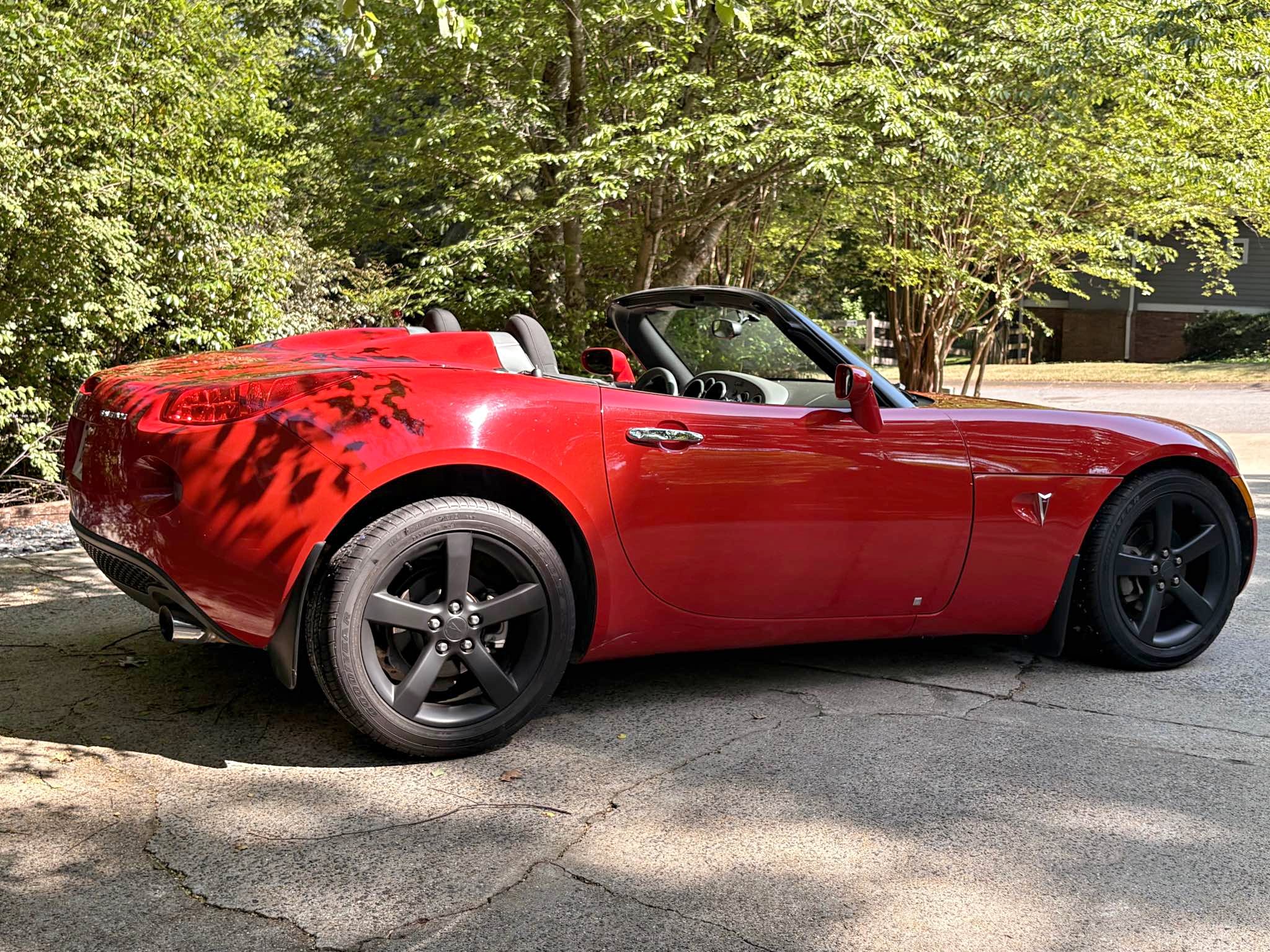 2006 Pontiac Solstice - Convertible 2D