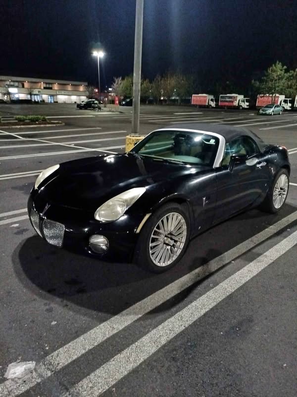 2006 Pontiac Solstice - Convertible 2D