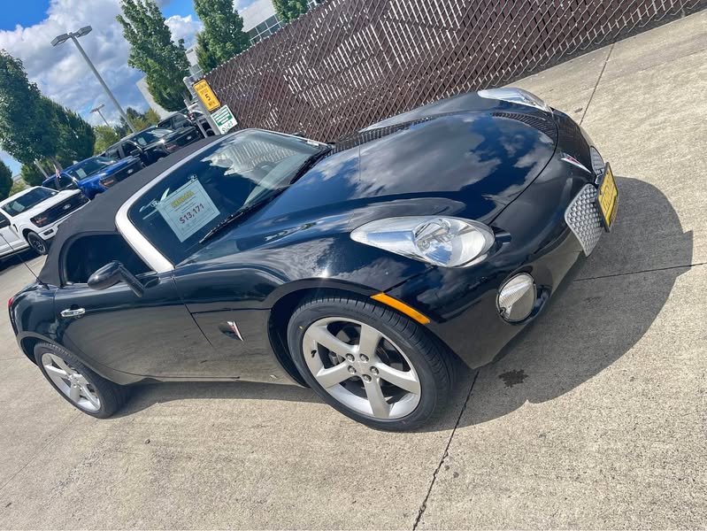 2006 Pontiac Solstice - Convertible 2D