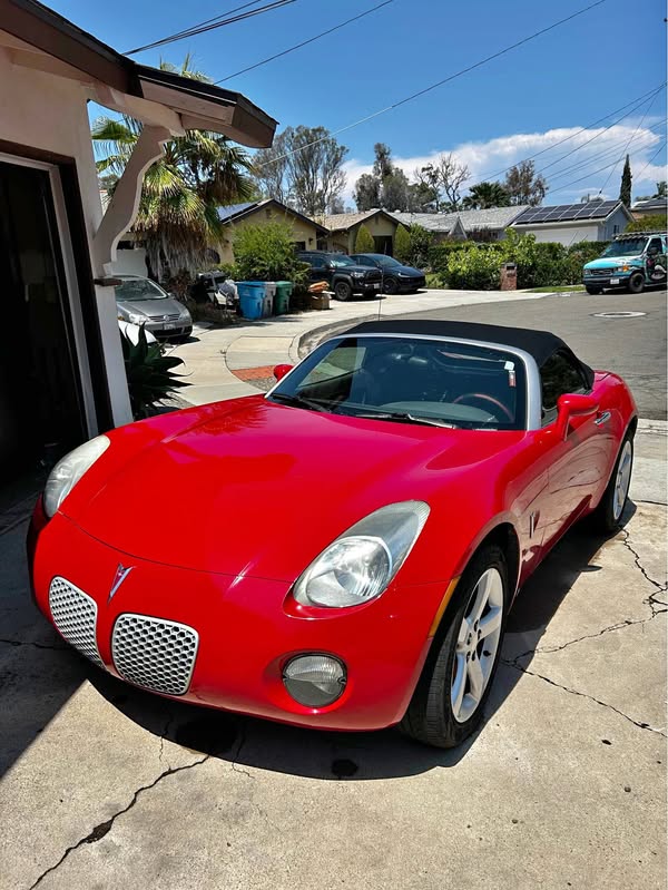2006 Pontiac Solstice - Convertible 2D