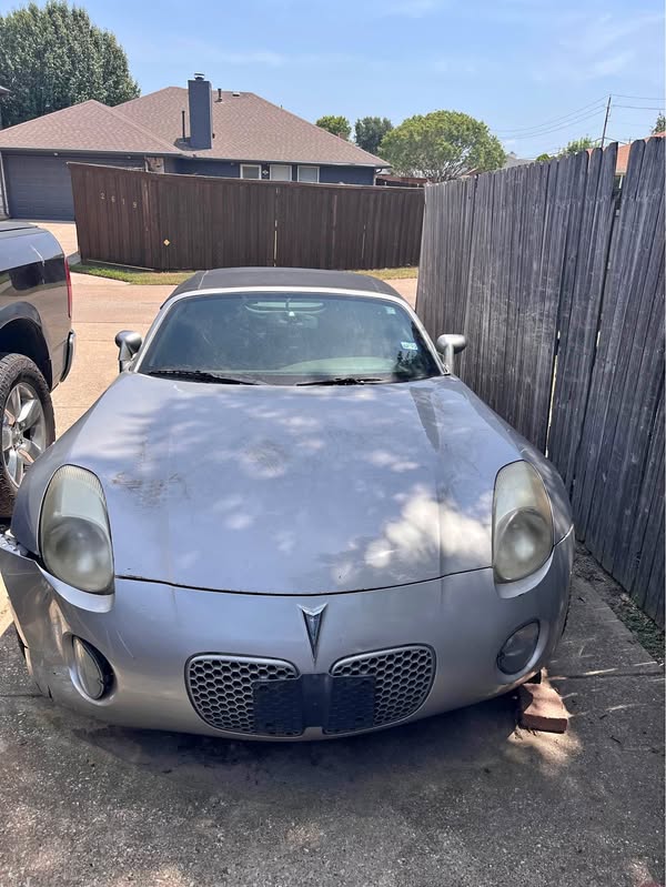 2009 Pontiac Solstice - Convertible 2D