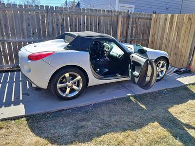 2006 Pontiac Solstice - Convertible 2D