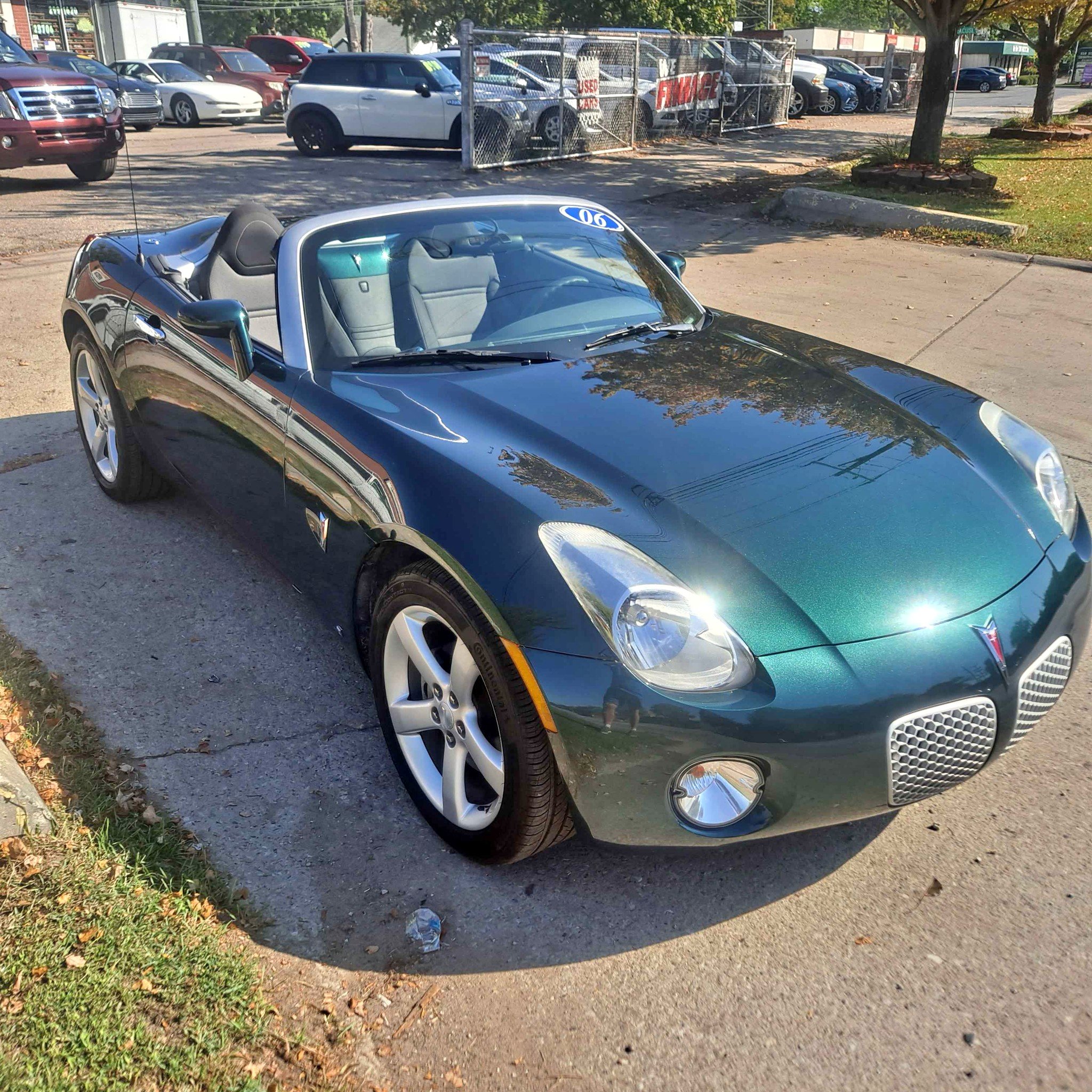2006 Pontiac Solstice - Convertible 2D