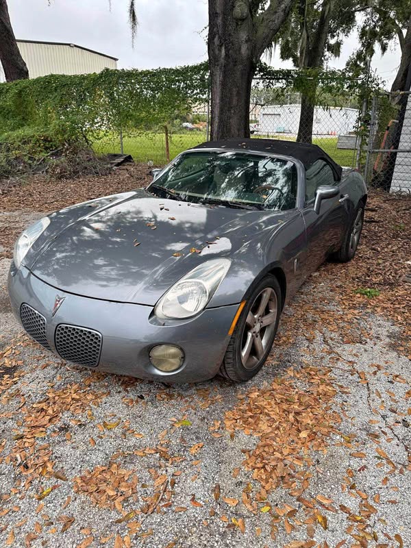 2006 Pontiac Solstice - Convertible 2D